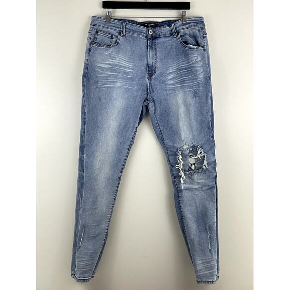 Serenede Jeans Men's Measures 39 x 31.75 Distressed Skinny Fitted Light Wash - Picture 1 of 12